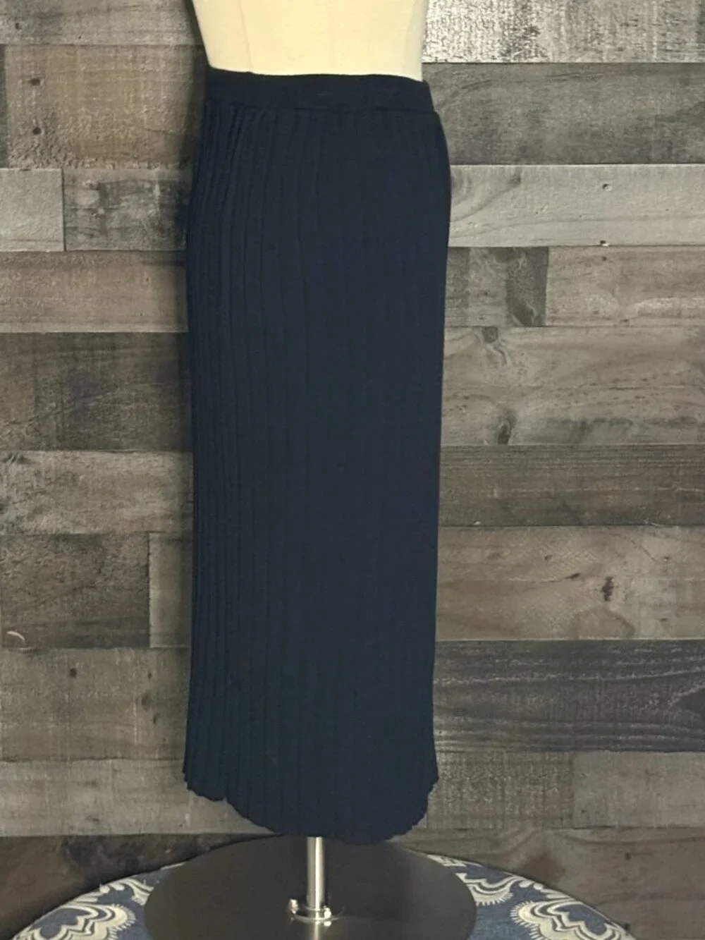 Thackery black pleated maxi skirt large vintage 90s business casual feminine